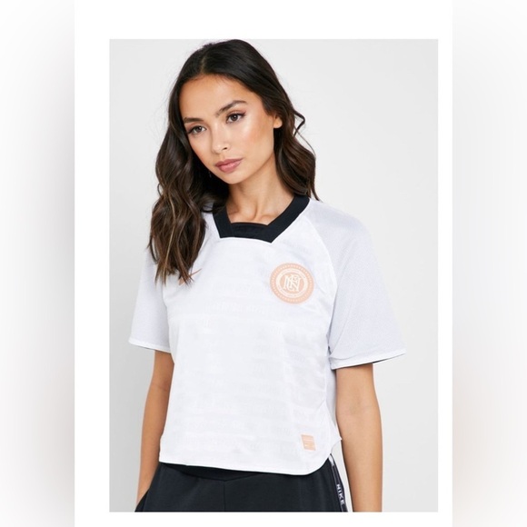 Nike Tops - Nike F.C. Women's Crop Jersey Size Small Reversible